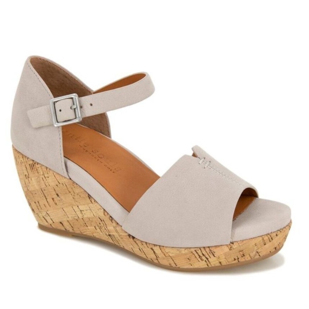 NEW! Gentle Souls by Kenneth Cole Vera Leather Wedge Sandal - Size 8 🏎️